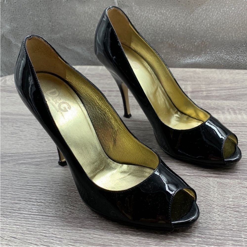 Dolce & Gabbana Patent Leather Open Toe High Heel Slip On Shoes.  EU 39.5.